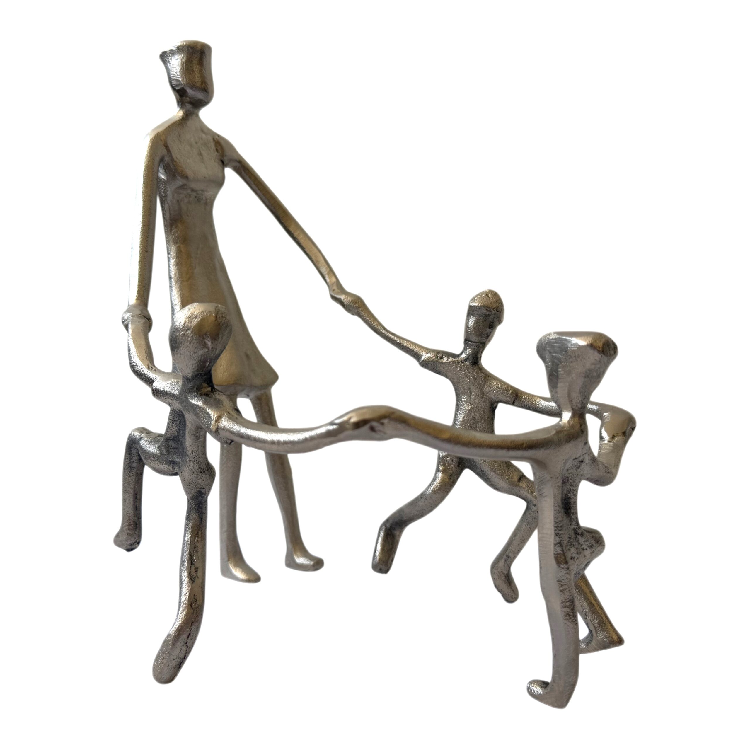 Escultura de madre e hijos jugando