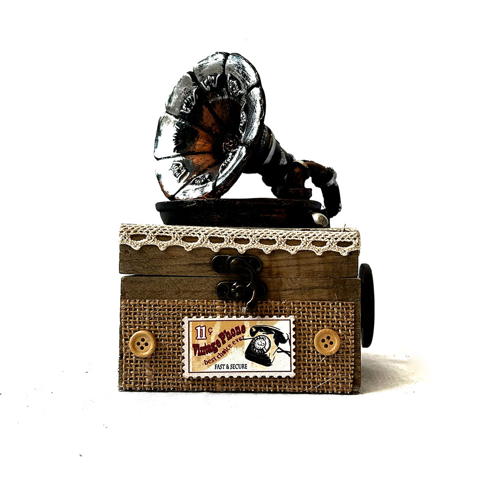 Caja musical de madera con fonógrafo