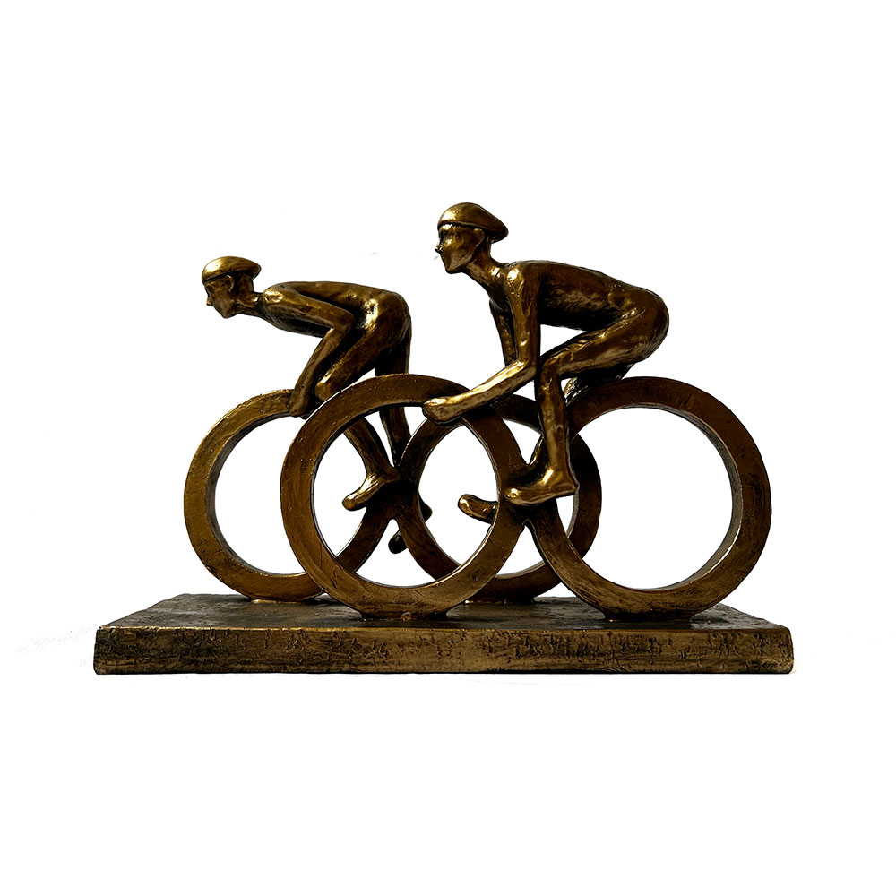 Escultura de personas en carrera de ciclismo