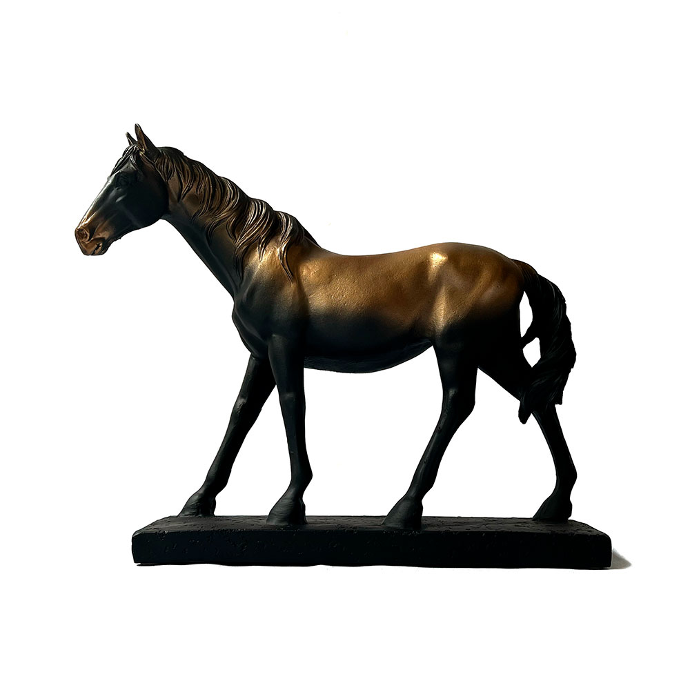 Figura de caballo sobre base