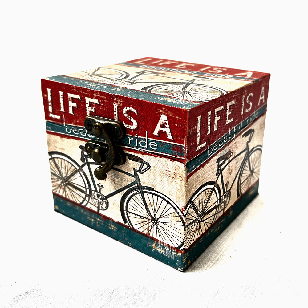 Caja de madera con diseño de bicicleta ” life” tricolor ( rojo, azul, blanco )