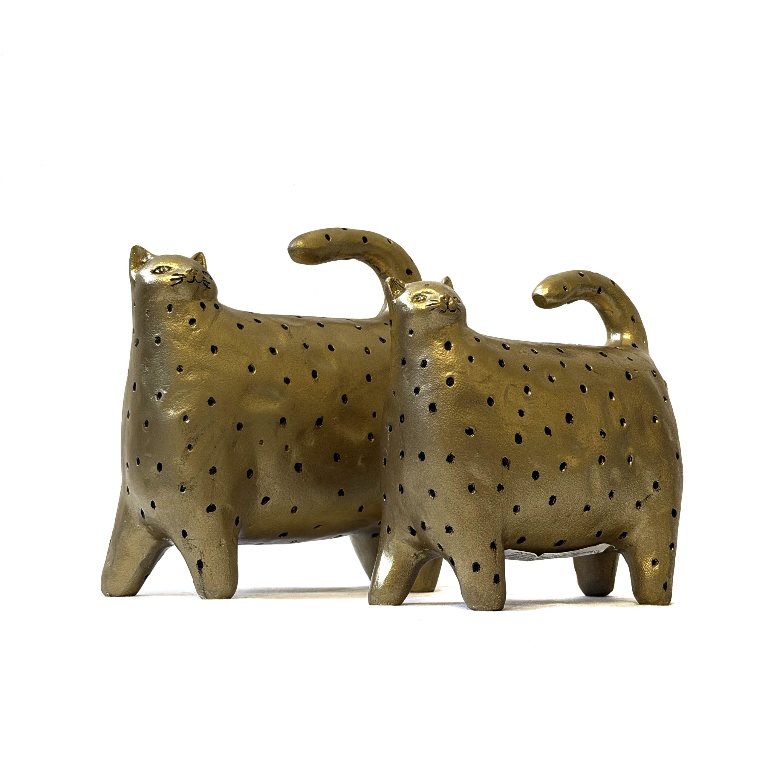 Figura decorativa gato con textura perforada color dorado tamaño chico