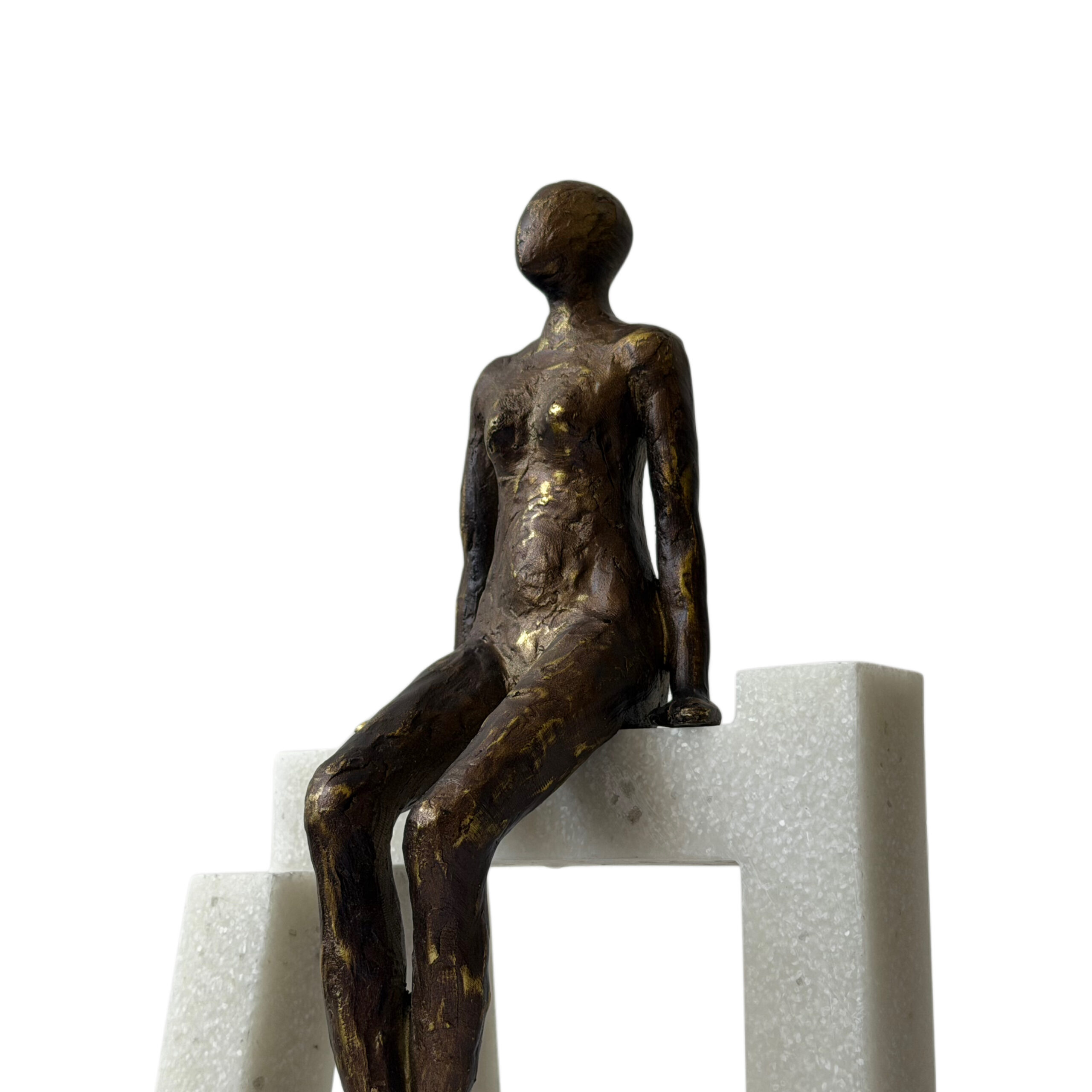 Figura decorativa mujer sentada en cuarzo cruzando las piernas - Imagen 4